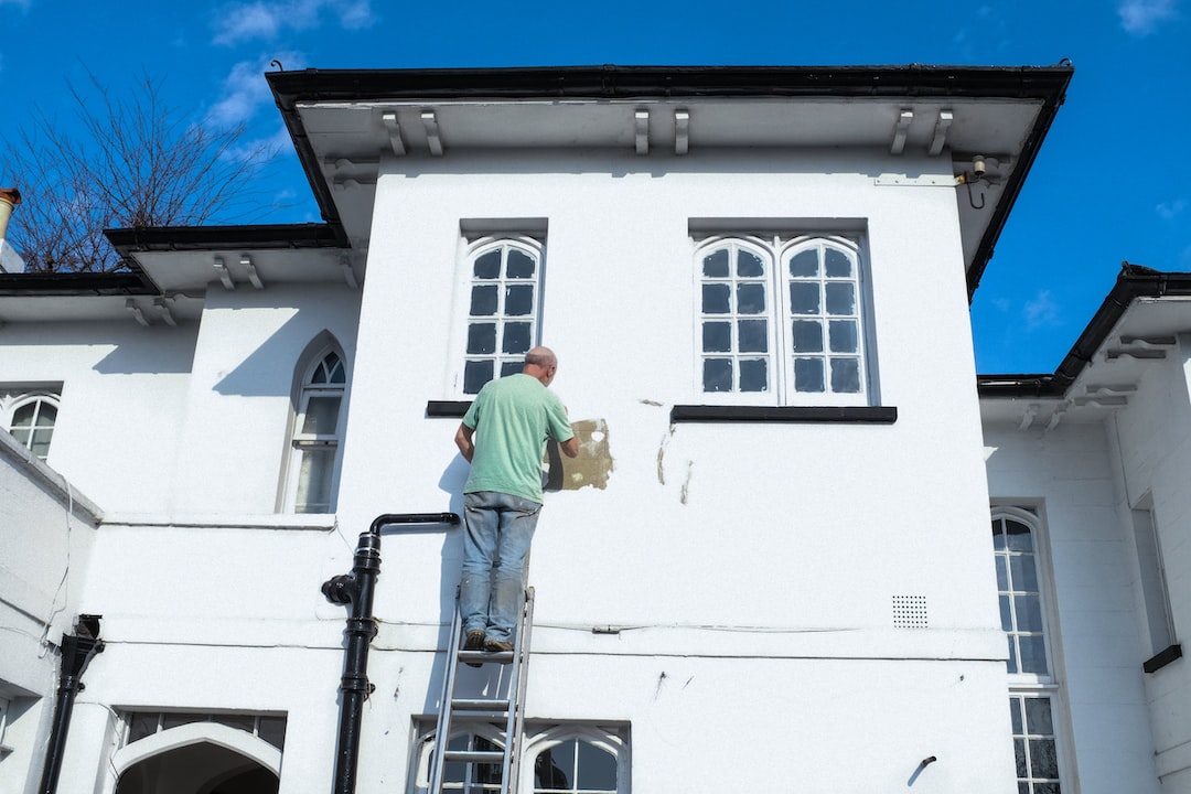 7 Essential Questions to Ask Before Choosing a House Painter